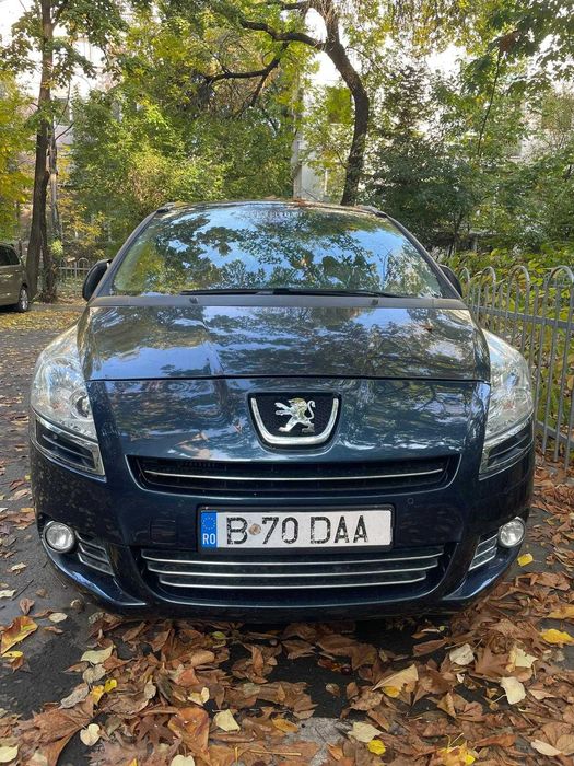 Peugeot 5008 2012 benzină, 5.800 € — imagine 2