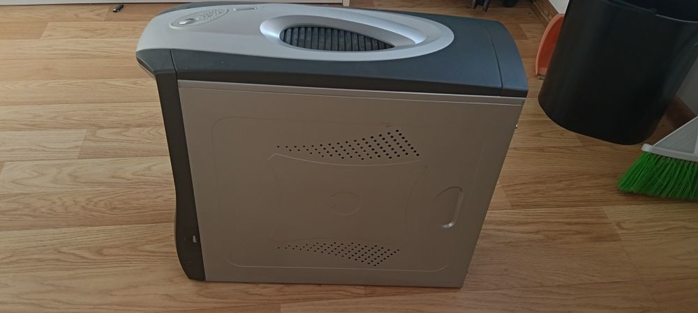 Unitate + monitor