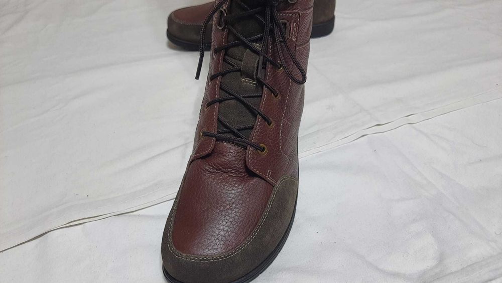 Ghete trendy, piele naturala, de la HELVESKO marimea 41