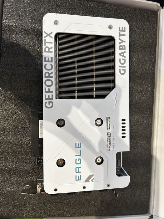 Placa video alba 5060 TI 8GB Gigabyte Eagle OC