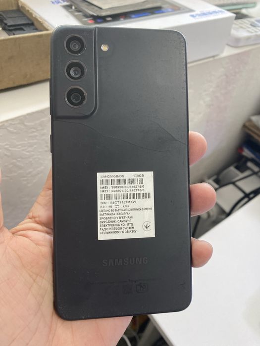 Продается Samsung S21 FE состояние хорошее