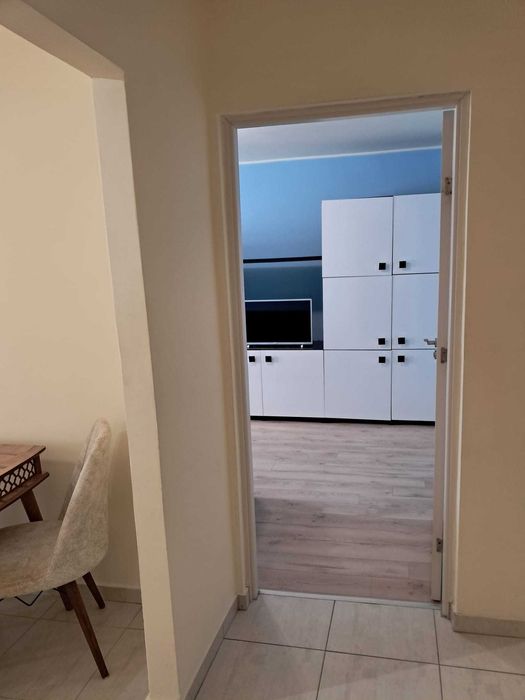 Închiriez apartament
