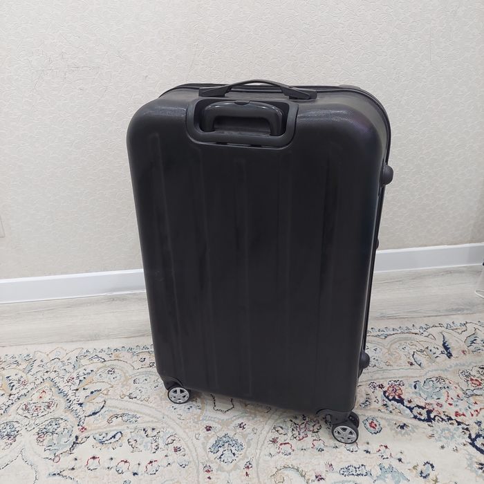 Чемодан большой    .