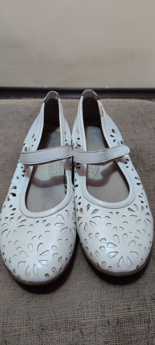 Елегантни детски балеринки в бяло Dr.Visser