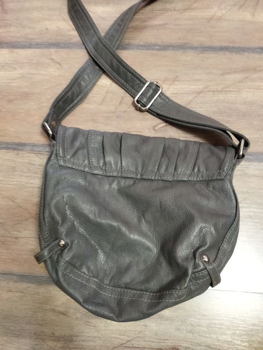 Дамска чанта през рамо