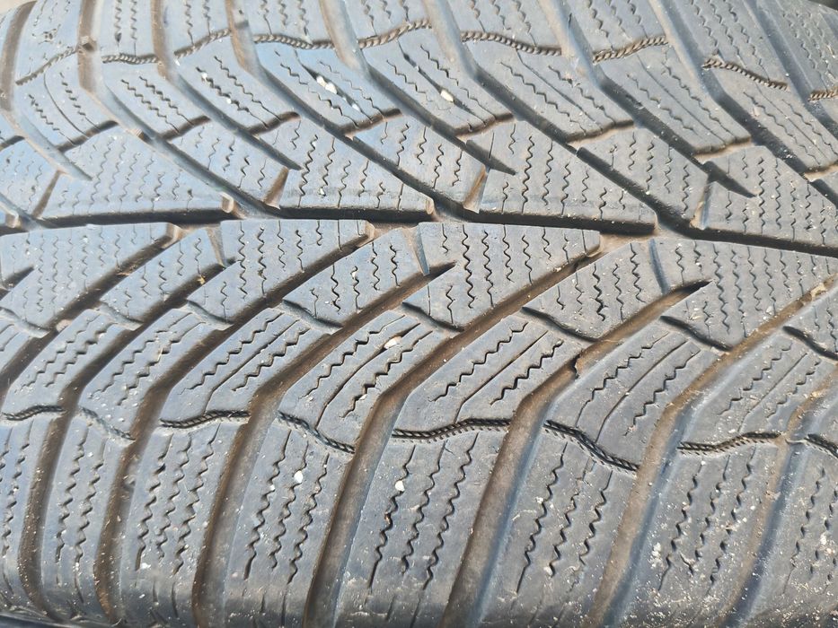 Гуми зимни 225/55/19 kumho