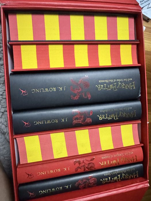 Colecție cărți Harry Potter Hogwarts House Collection