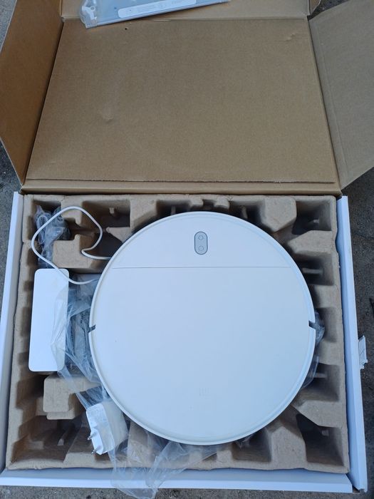 Xiaomi Mi Robot Vacuum-Mop Essential