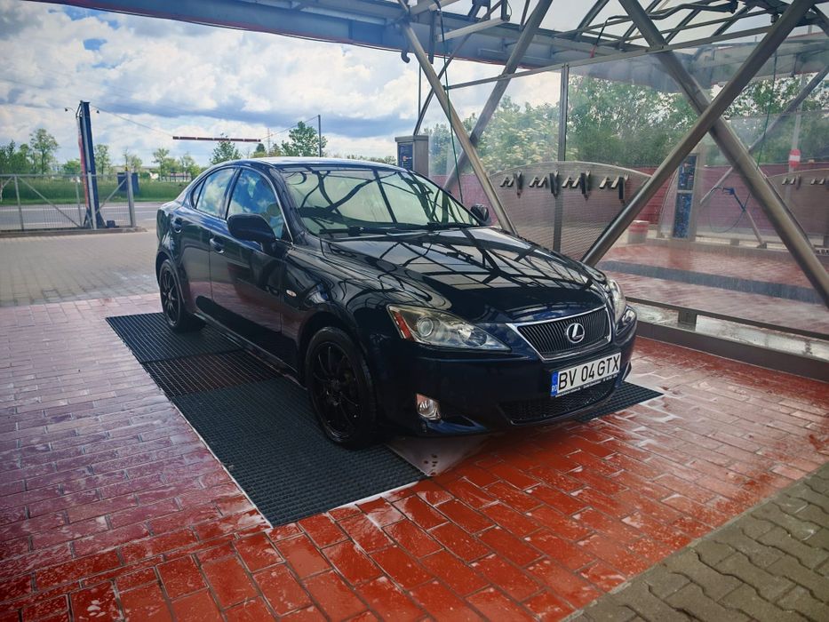 Vând Lexus IS 220 D