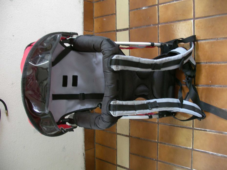 Продавам 2 раници за бебе B Square и Chicco caddy.