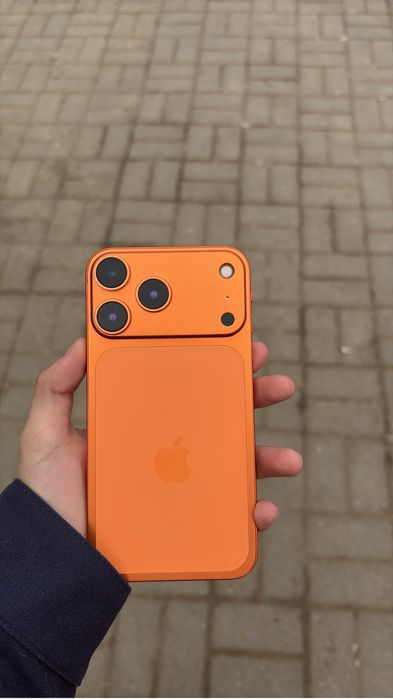 Айфон 11 в корпусе 17Про.