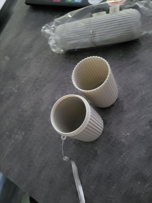 Travel mug pentru periuta