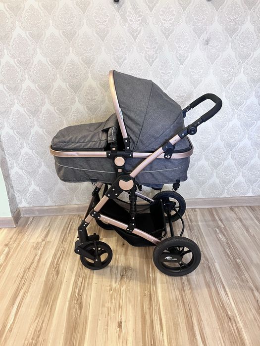 Коляска прогулочная