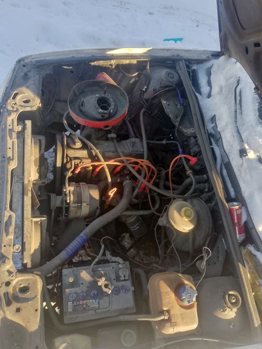 Продам Ауди 80 в среднем состояние