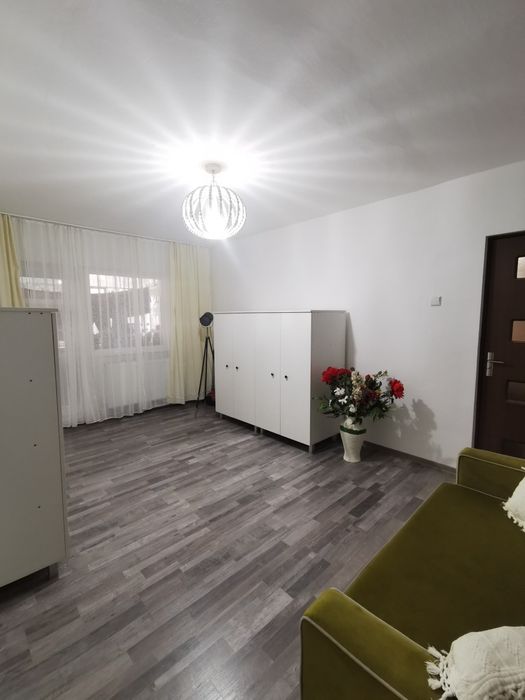 Vand apartament 3 camere