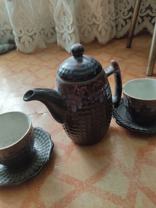Чайник с двумя кружочками.