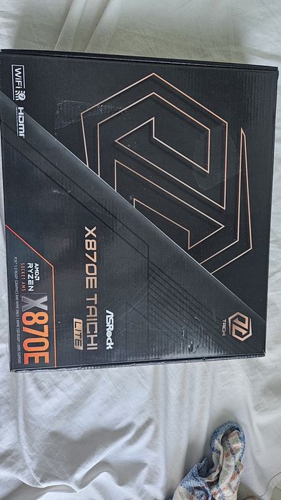 Asrock x870e taichi lite