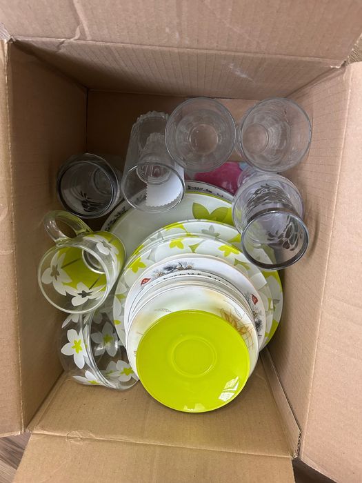 Просто посуда чайники тарелки