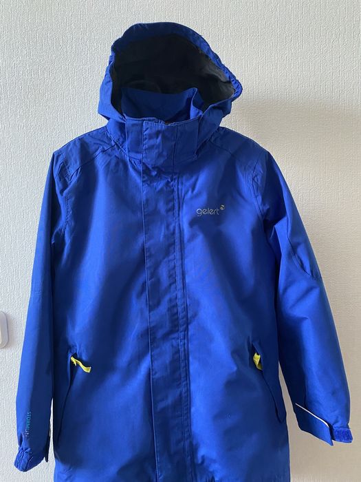 Куртка на мальчика 6-7.