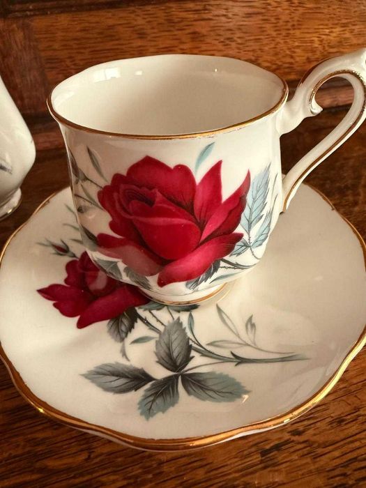 Чашка за кафе с подложна чинийка Royal Albert- Sweet Romance