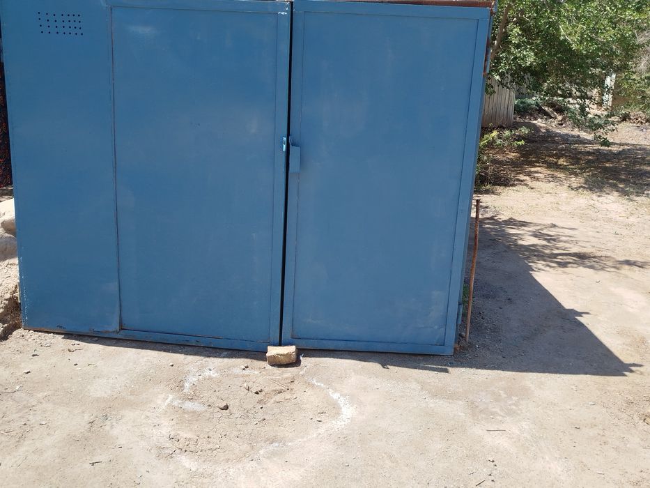 Kvartira sotiladi,yangiarik shaharchasinda.parkni yonida.