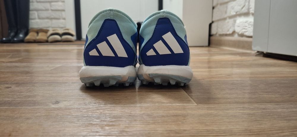 Сараканошки адидас придатор