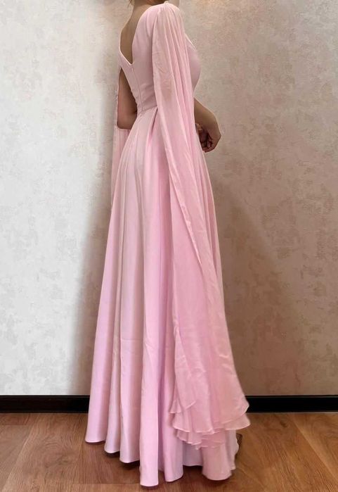 Вечернее платье кейп