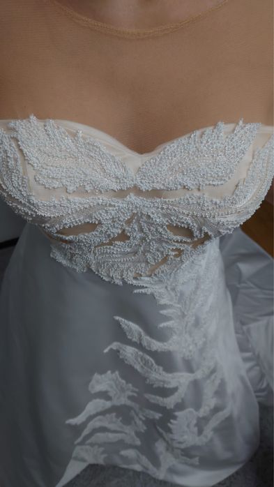 Сватбена рокля с було