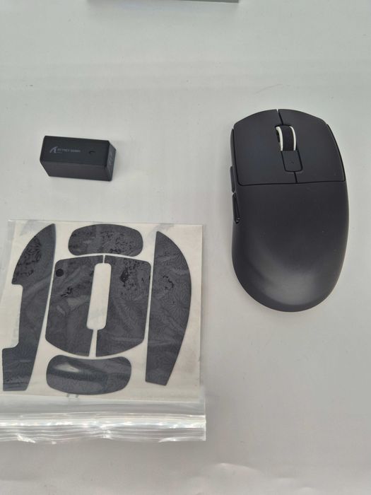 Mouse Gaming Wireless Attack Shark R6 39g PAW3950 8K - Resigilat