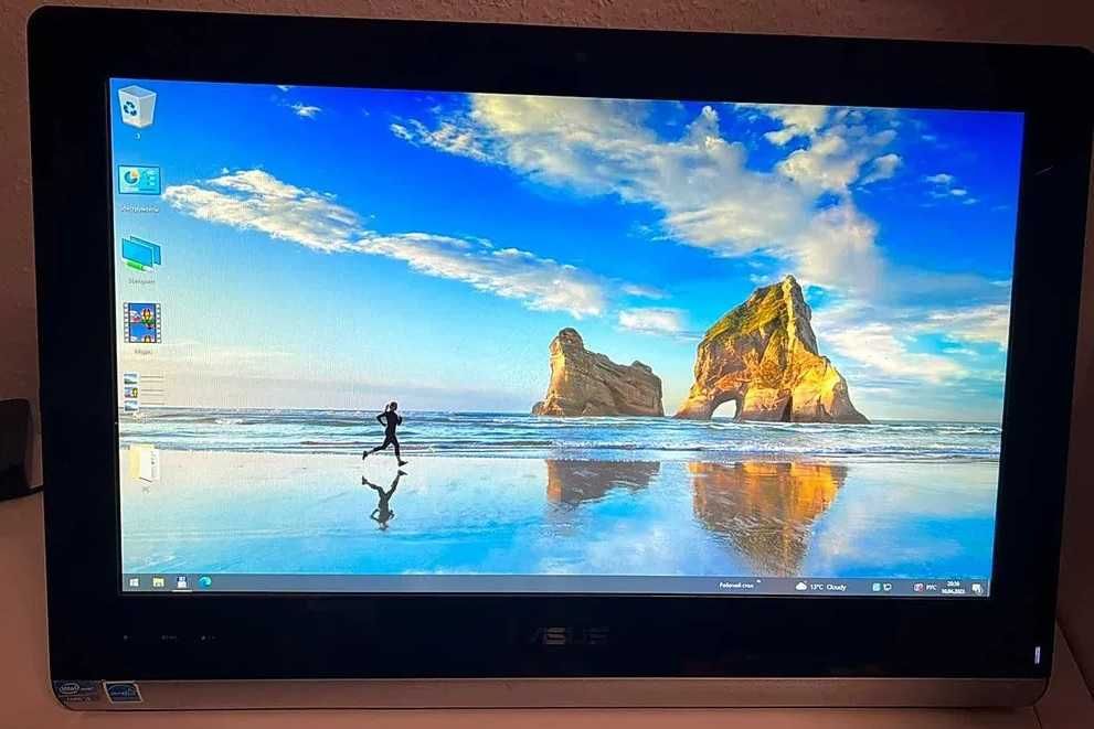 Сенсорный Моноблок ASUS с диагональю 21.5" (54.6 см) отлично для Umag
