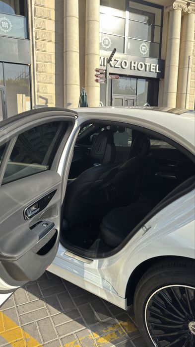 Mercedes-Benz E200 W214