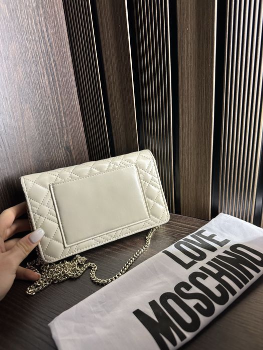 Чанта Love Moschino естествена кожа