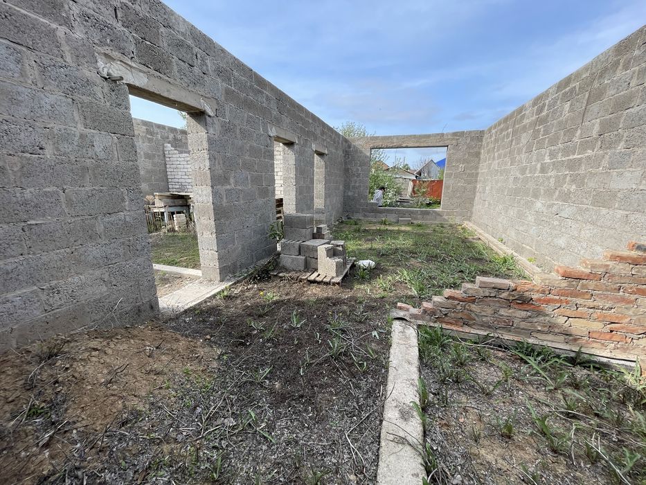 Продам 7 соток в городе — дом + недострой под ваши идеи