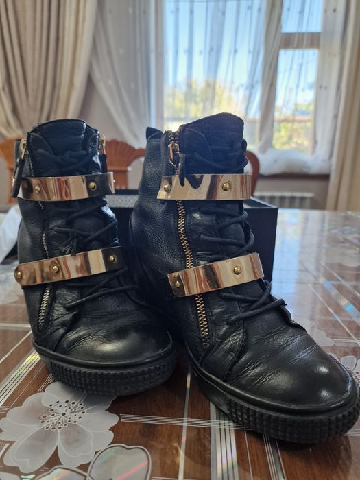 Осенние кожаные, модные сапоги