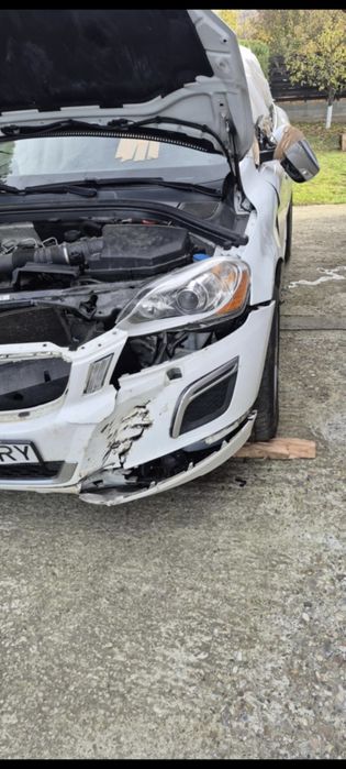 Volvo xc 60 accidentat