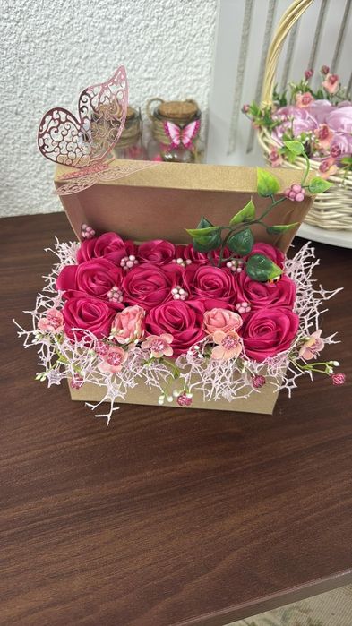 Подръчни кутийки със сатенени рози