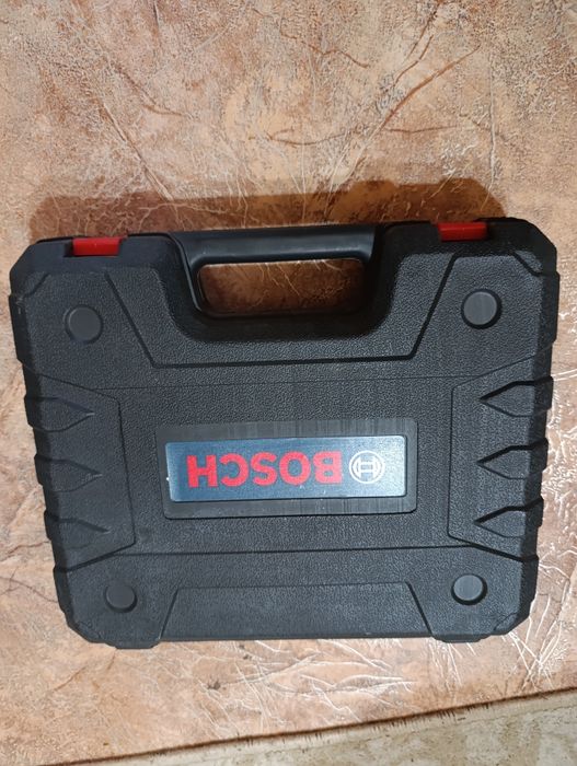 Дрель шуруповёрт Bosch.