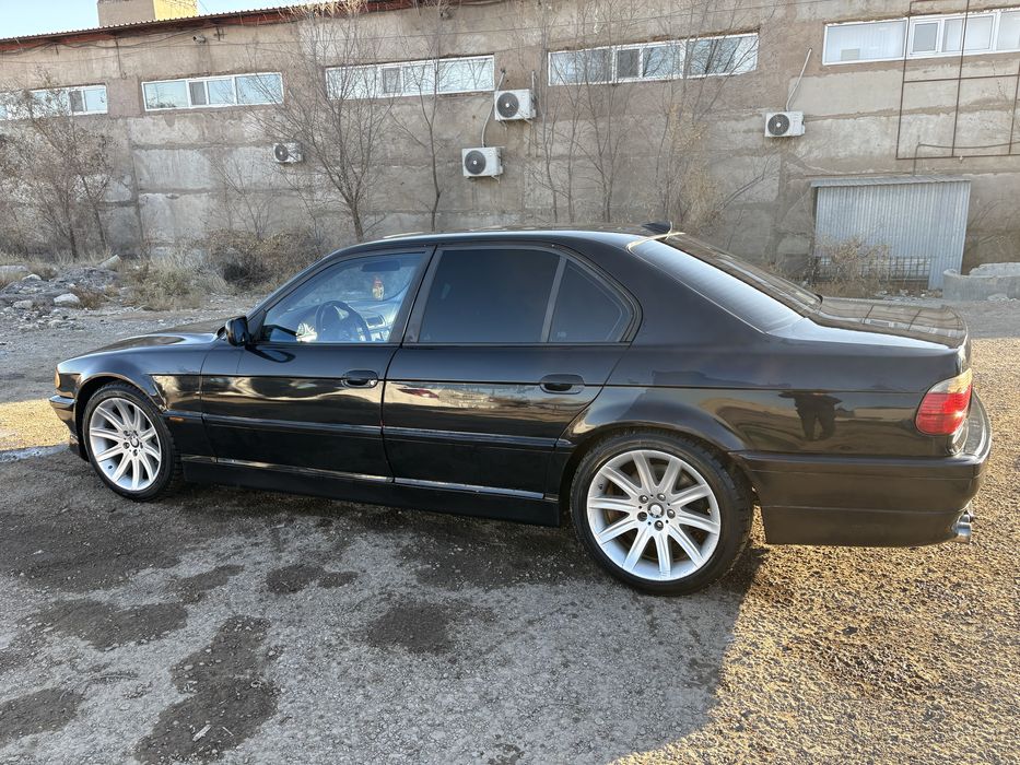 Продам BMW E38 бумер в хорошем состоянии