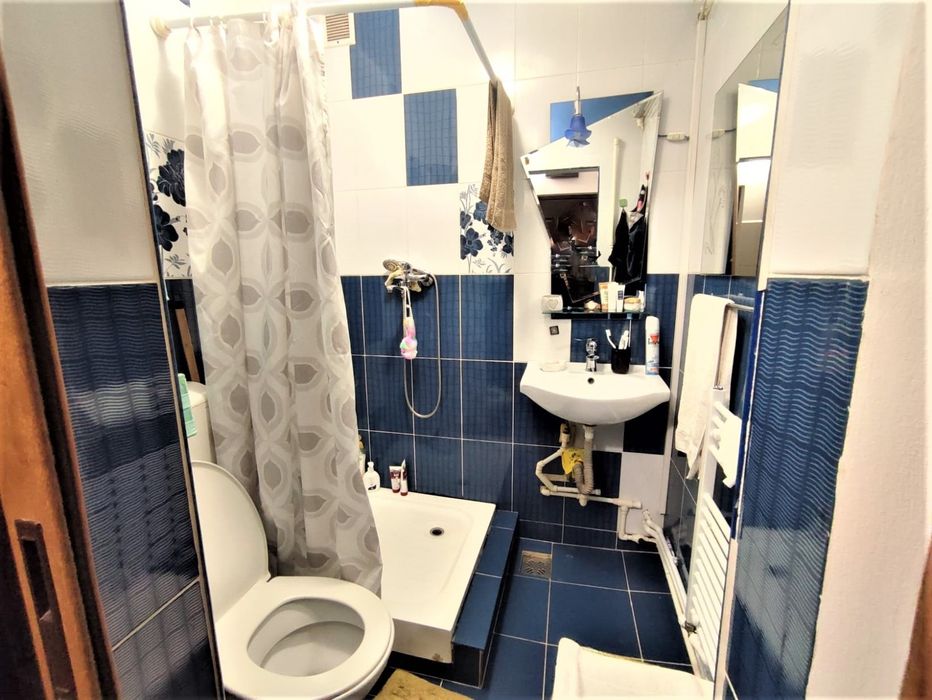 Inchiriez garsoniera M21.