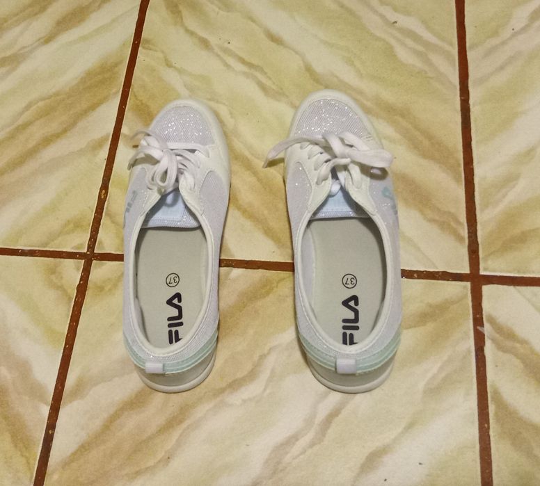 Vind Adidas Fila de Femei