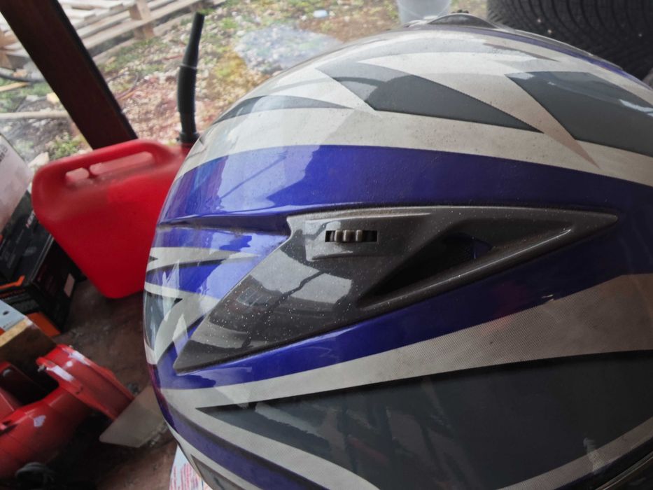 Продавам Каска за мотор с яке