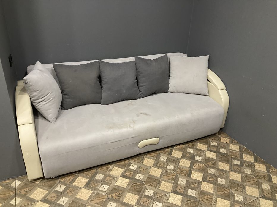 Продам диван 2,2метра