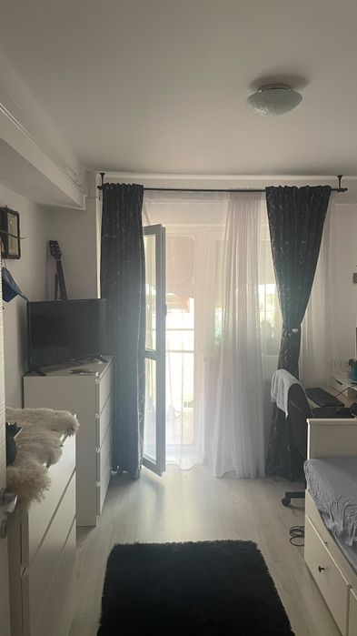 Se vinde apt.3 camere