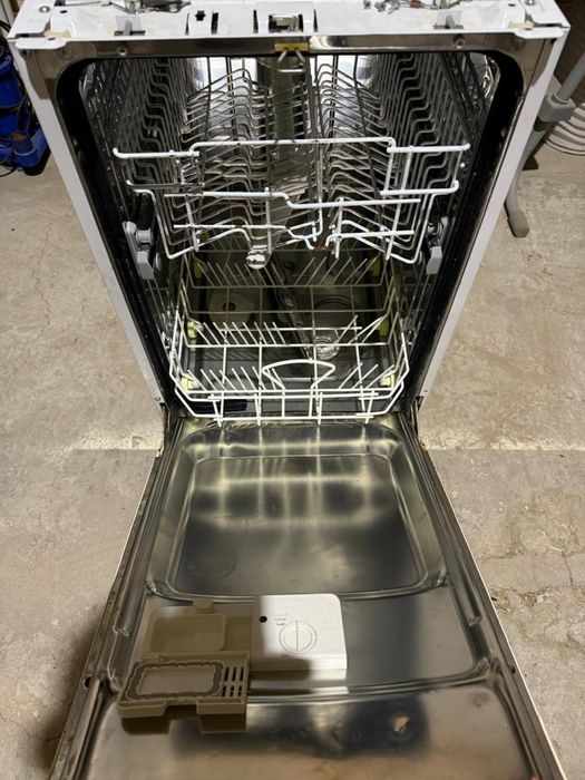 Посудомоечная  машина Whirlpool