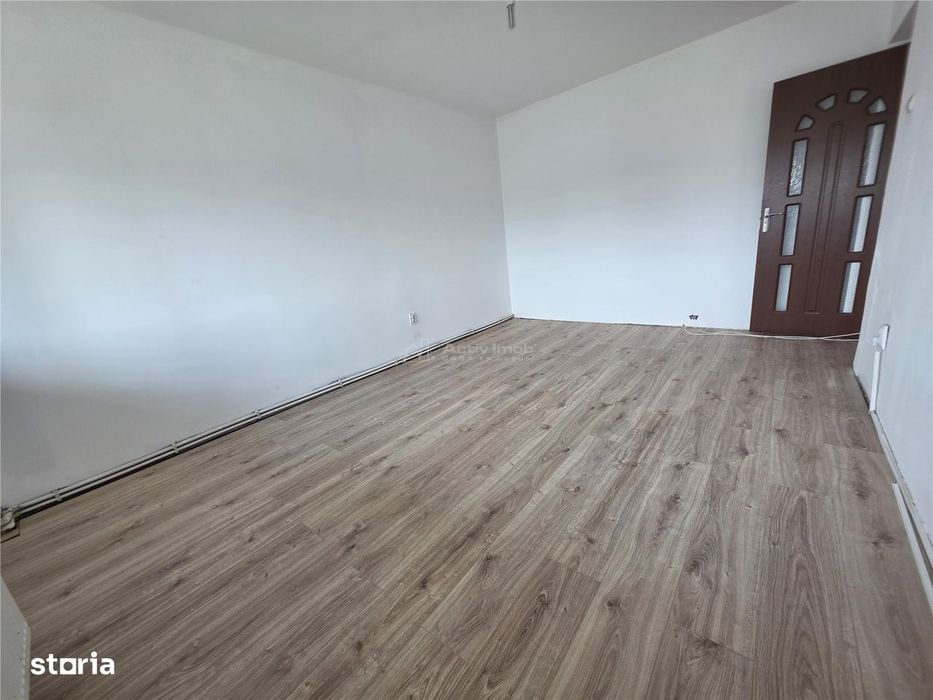 3 camere,61 mp, ET. 4, LOC PARCARE, zona OBOR