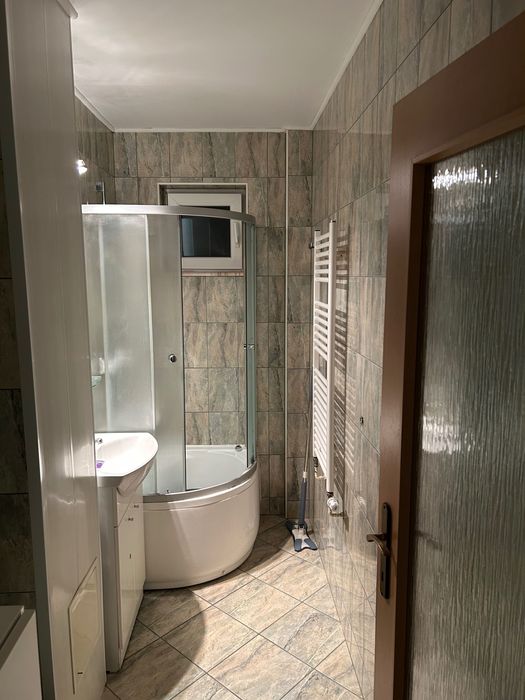 Apartament de închiriat cu 3 camere