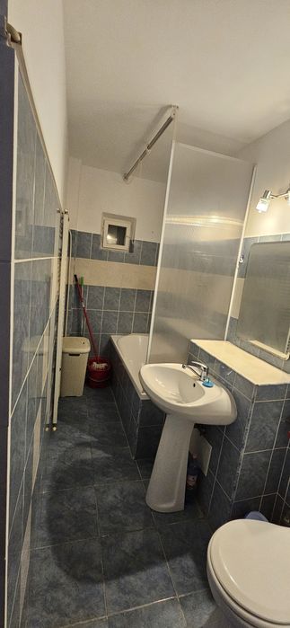 Închiriez apartament 2 camere decomandate