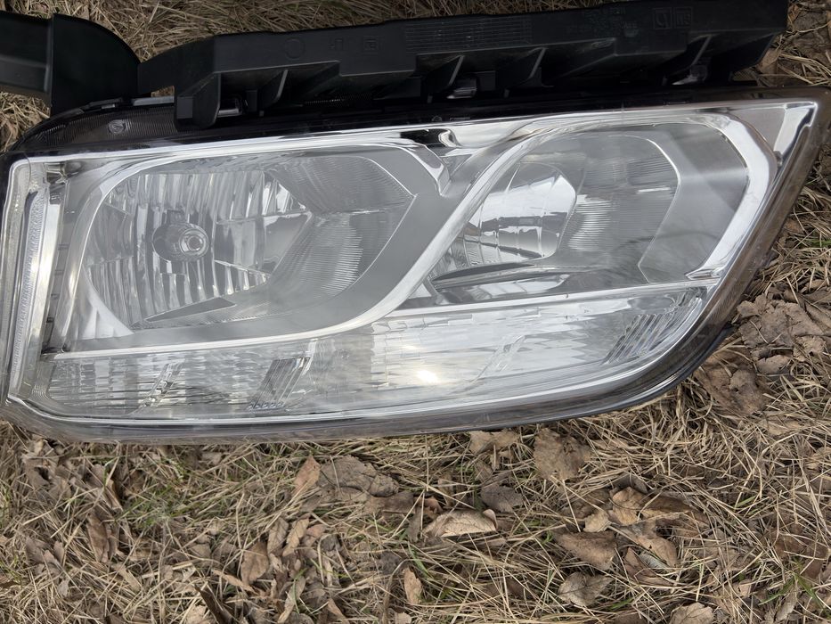 Продам фару оригинал новая Lada ларгус