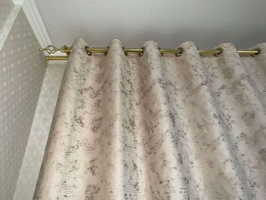 Продам шторы,тюль, карниз