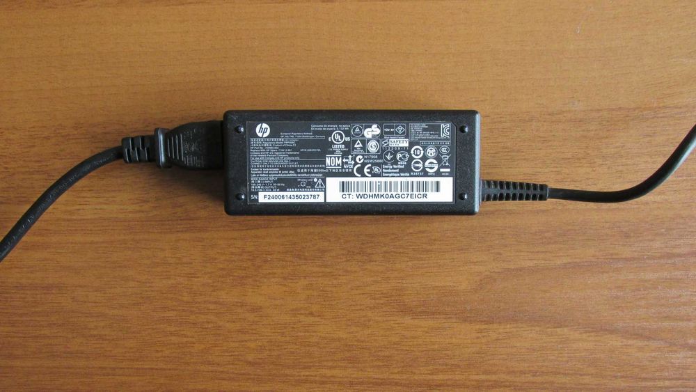 17.3 инча HP с Intel i3-7020,SSD 256 GB лаптоп